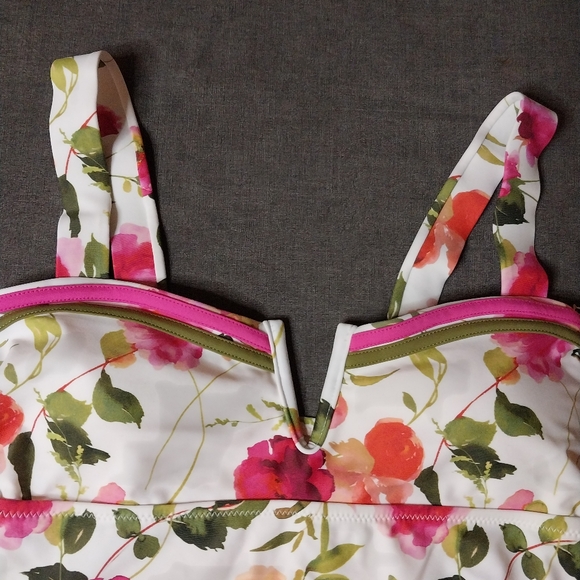 Nanette lepore SWIM TOP ONLY - Picture 2 of 7